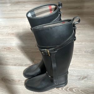 Burberry rain boots size 40